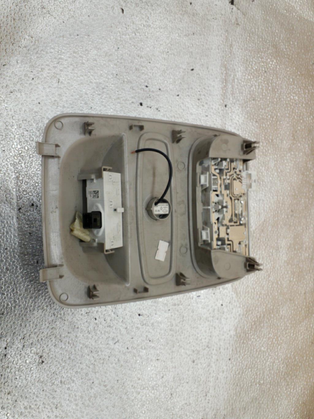 Eclairage de plafonnier RENAULT CLIO 4 PHASE 1 Diesel - 1