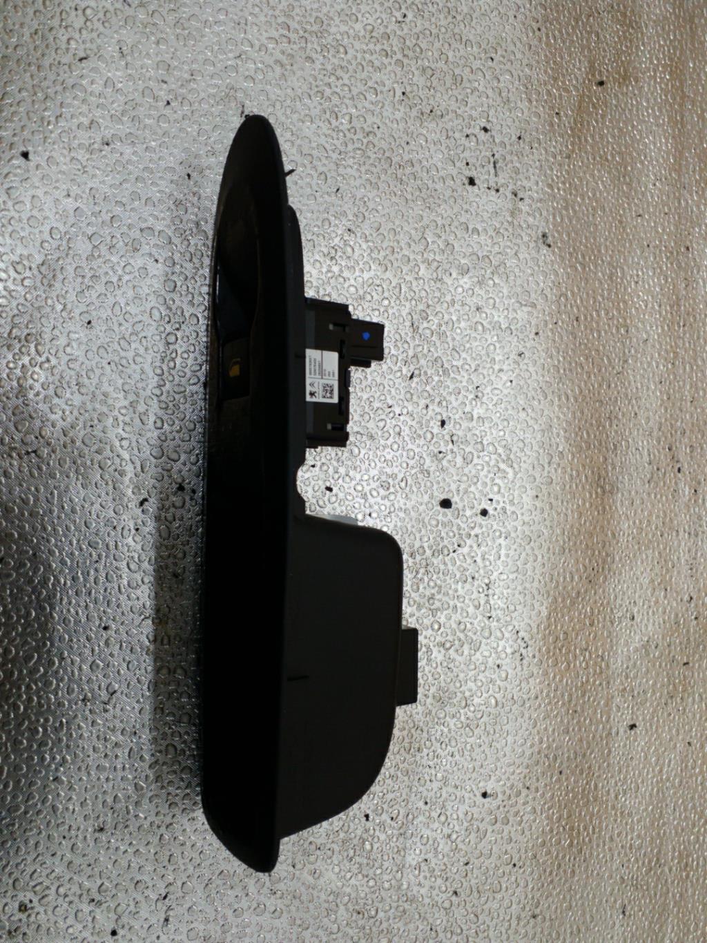 Interruttore lavacristalli posteriore destro CITROEN C4 2 PHASE 1 Diésel - 1