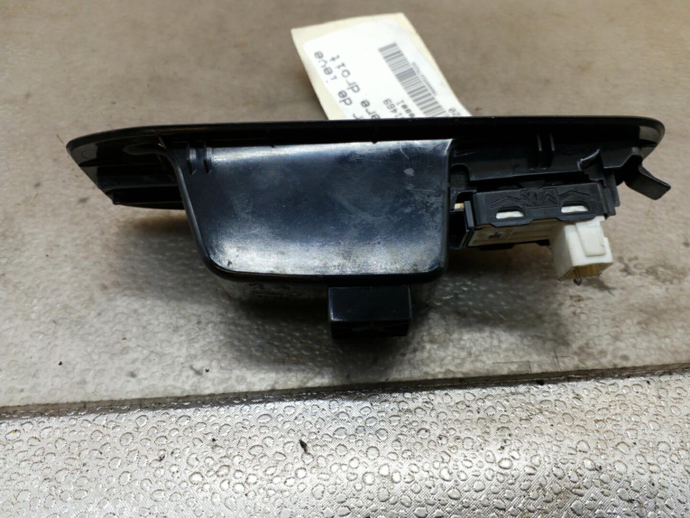 Interruttore lavacristalli posteriore destro PEUGEOT 308 2 SW PHASE 1 BREAK Diésel - 1