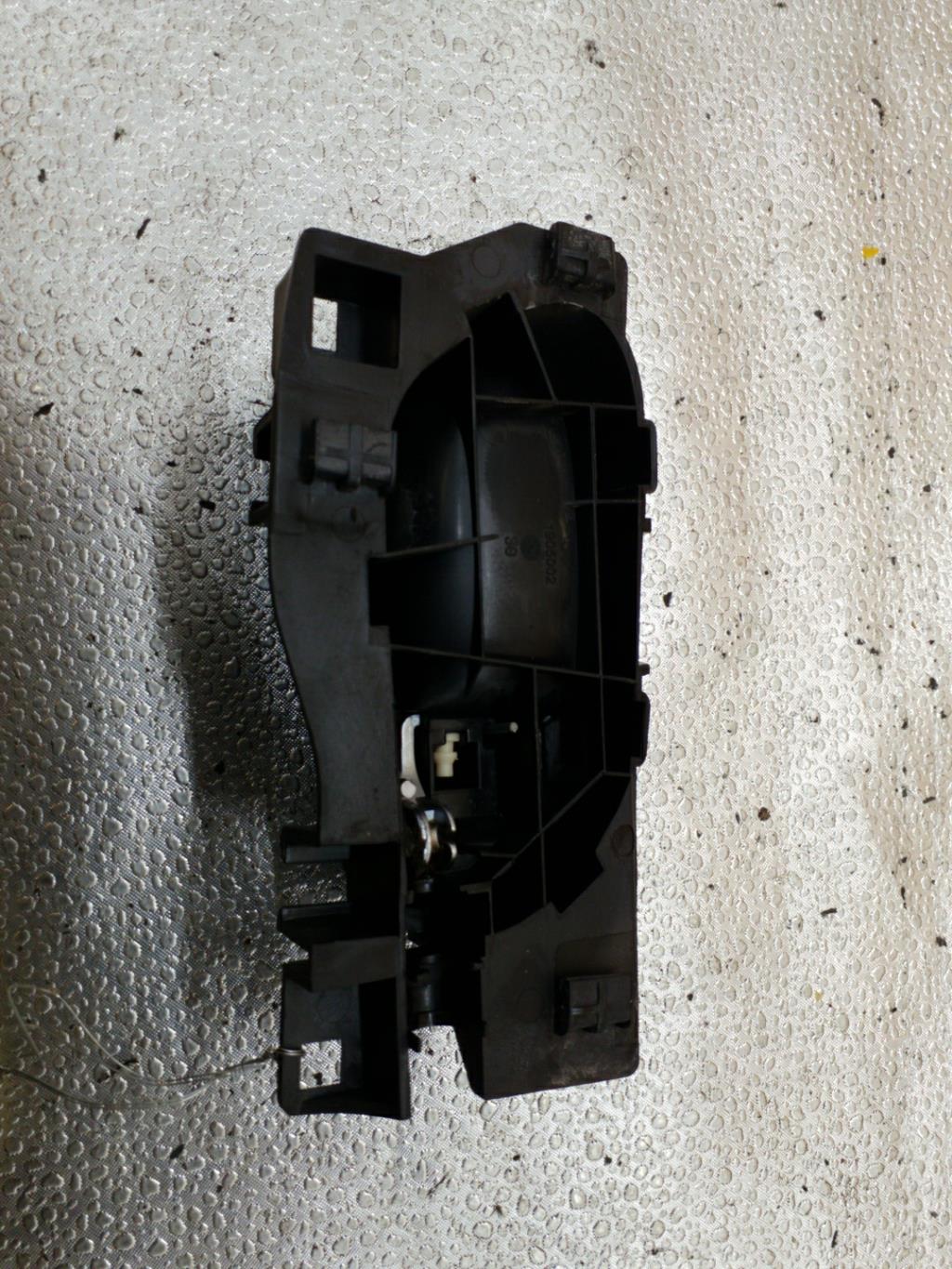 Maniglia interna posteriore sinistra PEUGEOT 3008 1 PHASE 1 Diésel - 1