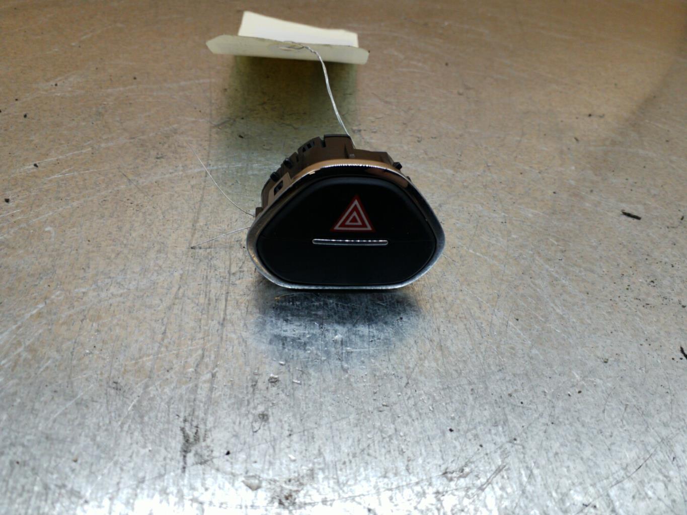 Bouton de warning OPEL CORSA E Essence - 1