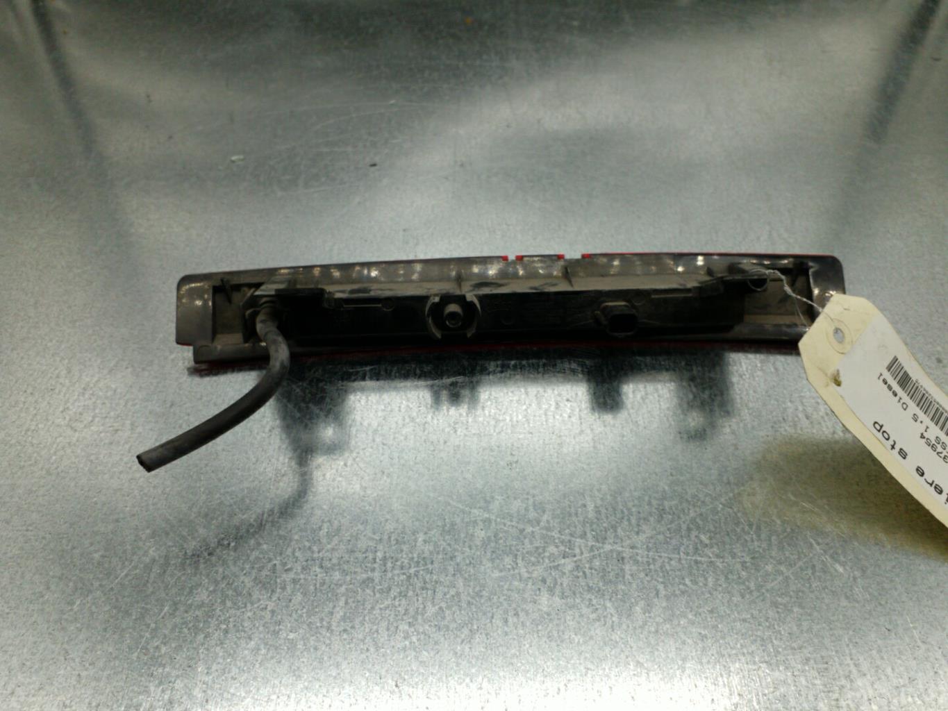 Feu arriere stop central RENAULT CLIO 4 PHASE 1 Diesel - 1