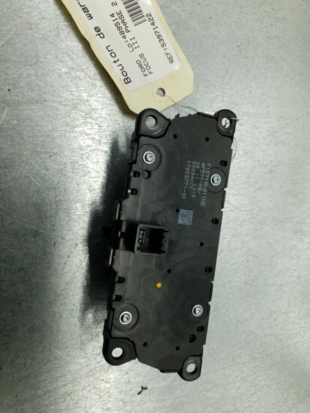 Bouton de warning FORD FOCUS 3 PHASE 2 Essence - 1