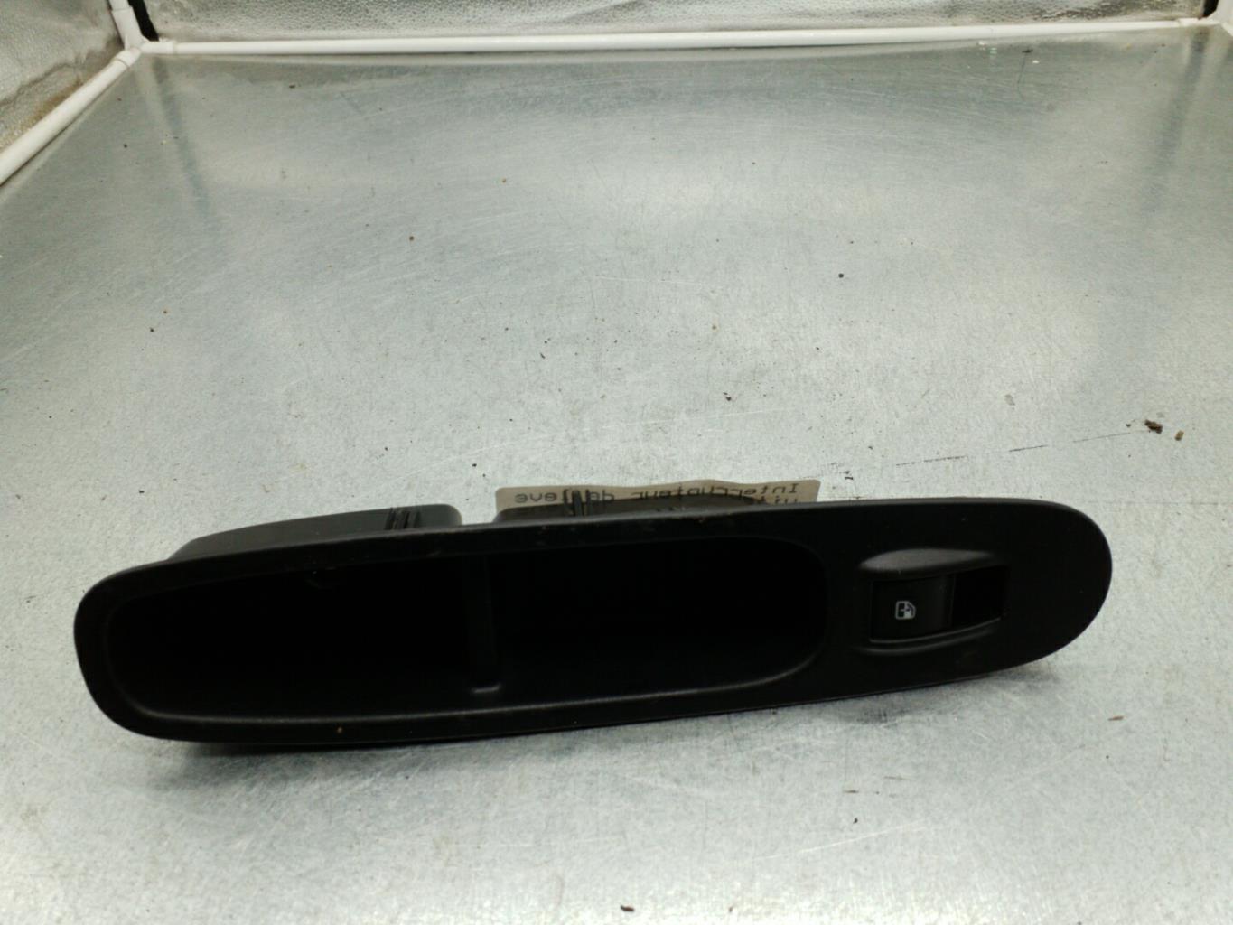 Interruttore lavacristalli anteriore destro FIAT PUNTO EVO 3 Diésel - 1