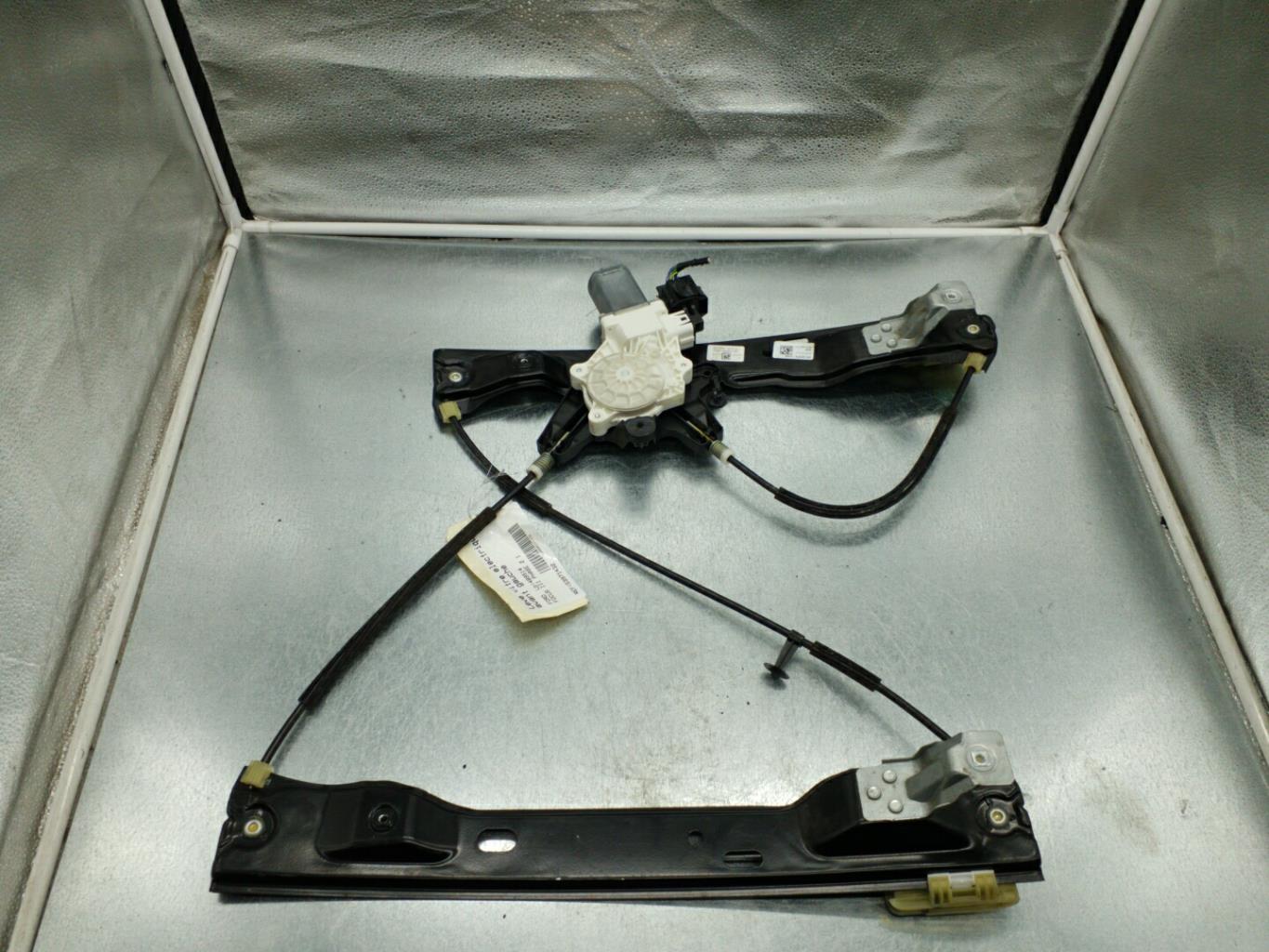 Leve vitre electrique avant gauche FORD FOCUS 3 PHASE 2 Essence - 1