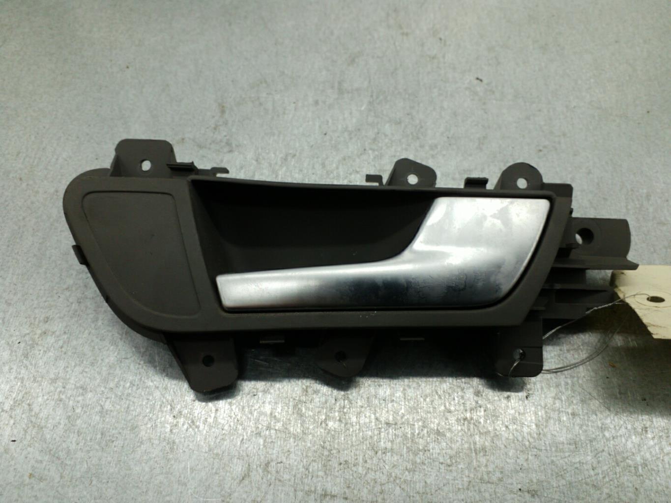 Maniglia interna anteriore destra AUDI A4 3 PHASE 1 Diésel - 1