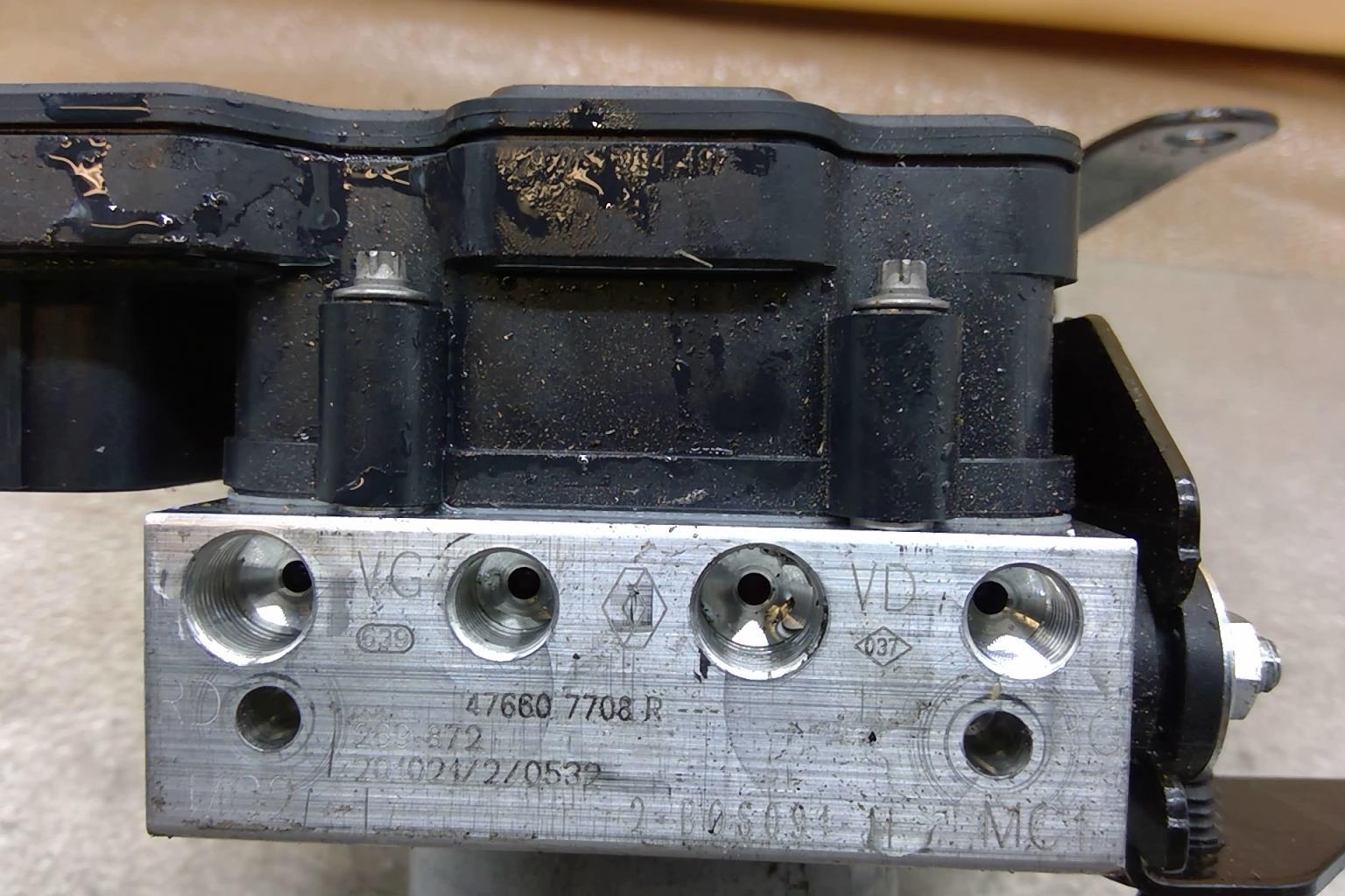 Bloc ABS (freins anti-blocage) RENAULT MASTER 3 PHASE 3 Diesel - 1