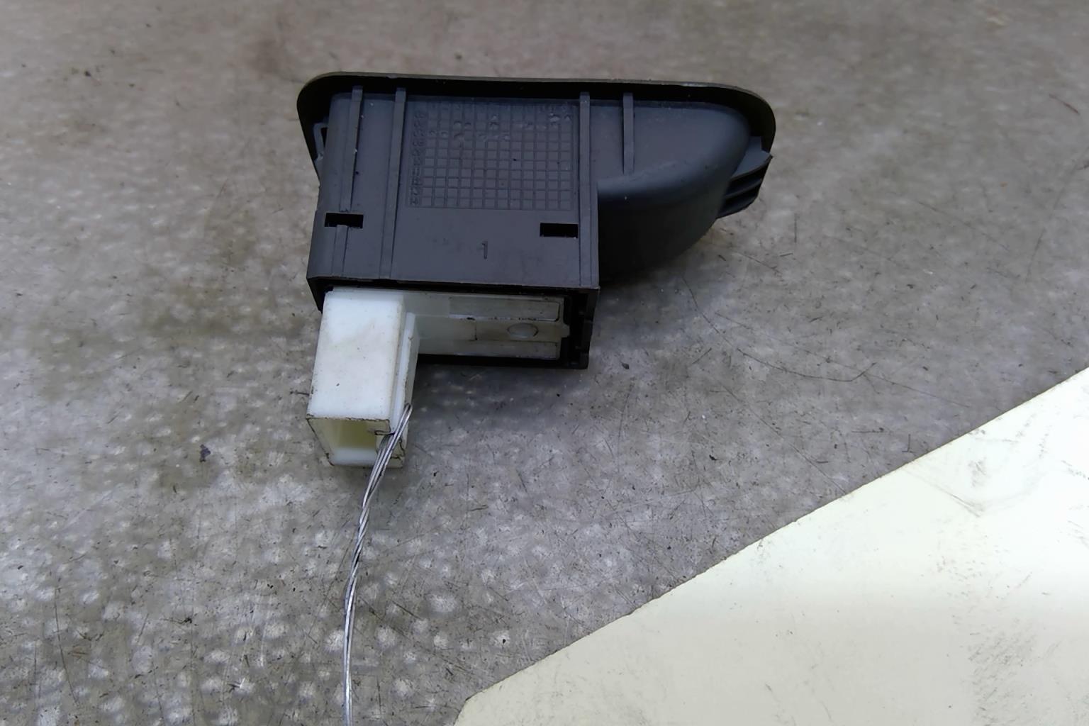Interruttore lavacristalli posteriore destro SKODA ROOMSTER PHASE 1 Diésel - 1