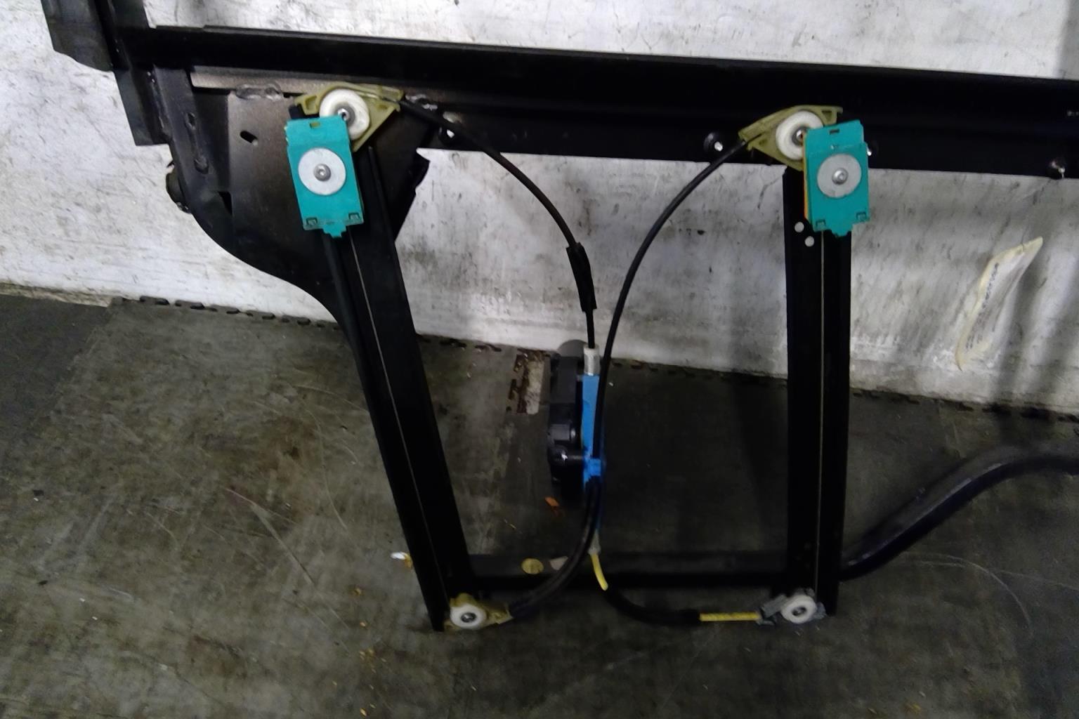 Leve vitre electrique avant droit AUDI A2 Essence - 1