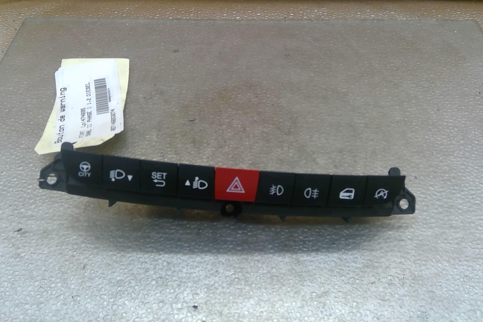 Bouton de warning FIAT 500L PHASE 1 Diesel - 1
