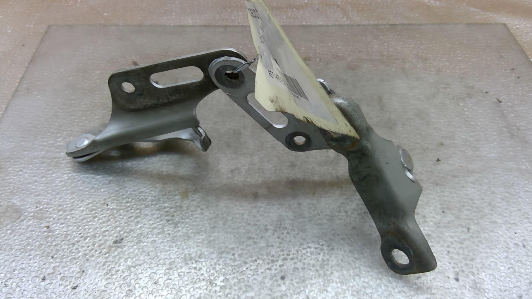 Charniere de capot HONDA CIVIC 7 PHASE 1 Essence - 1