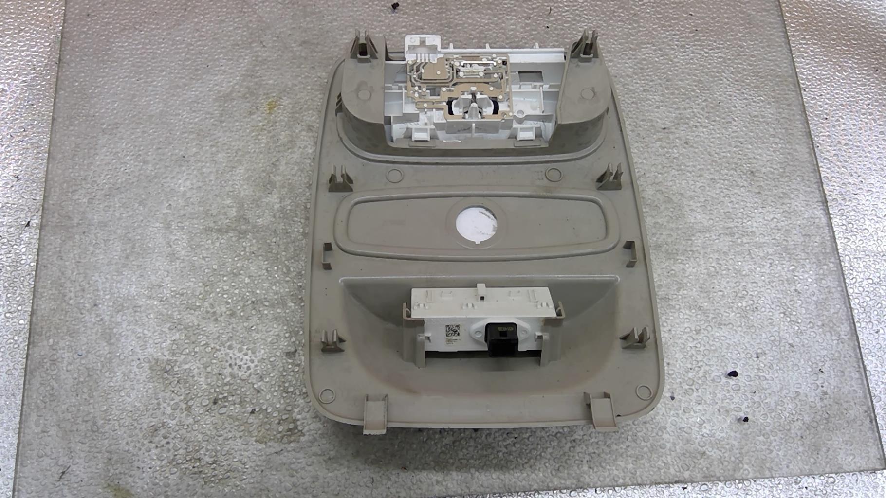 Eclairage de plafonnier RENAULT CLIO 4 PHASE 1 Diesel - 1