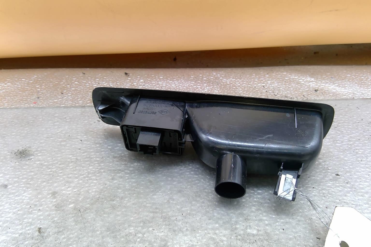Interruttore lavacristalli posteriore sinistro RENAULT MEGANE 3 PHASE 1 Diésel - 1