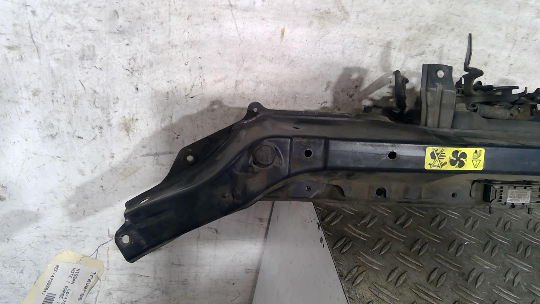 Traverse superieure NISSAN NOTE 1 PHASE 1 Essence - 1