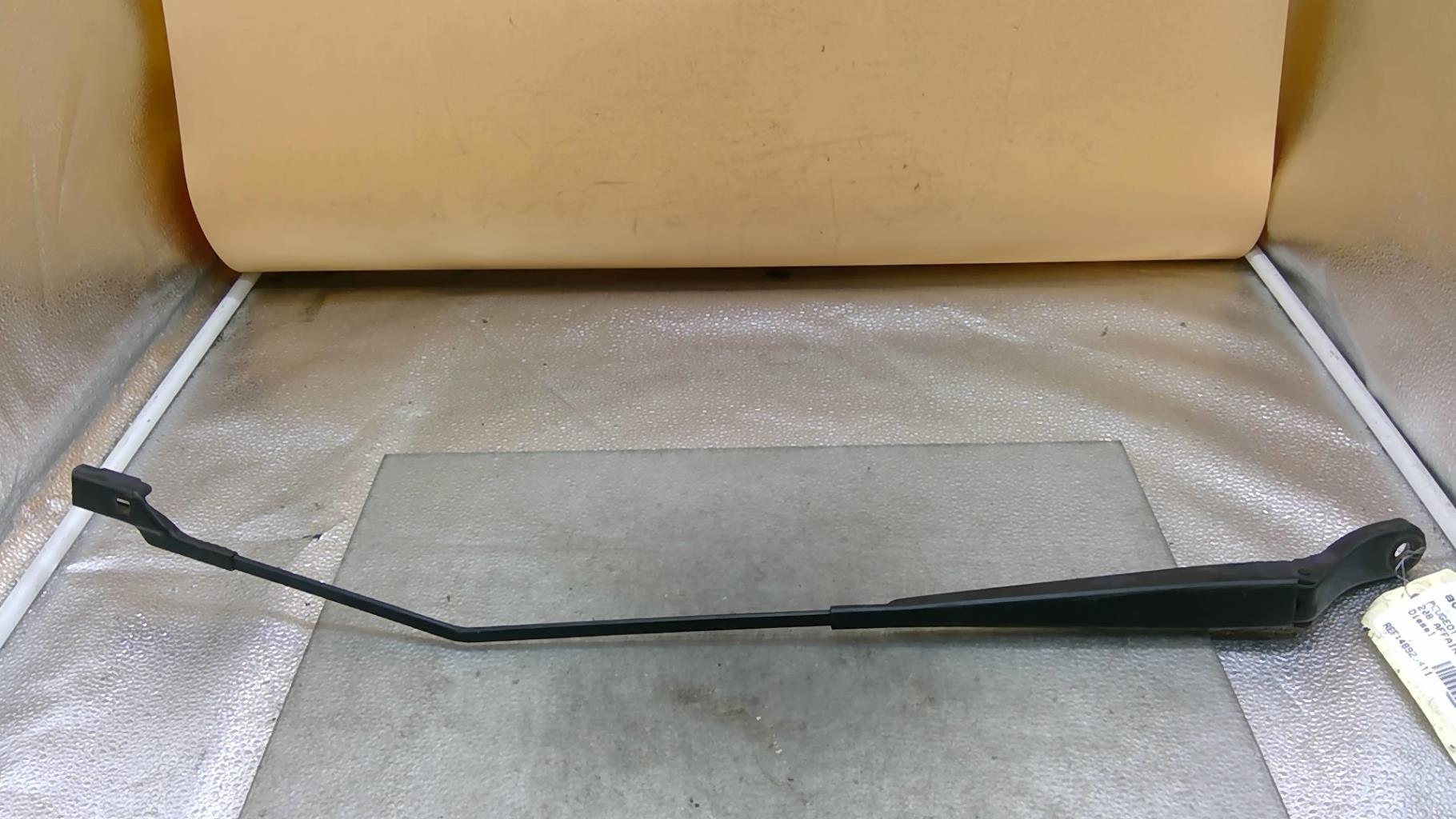 Braccio tergicristallo anteriore destro PEUGEOT 208 1 PHASE 1 Diésel - 1