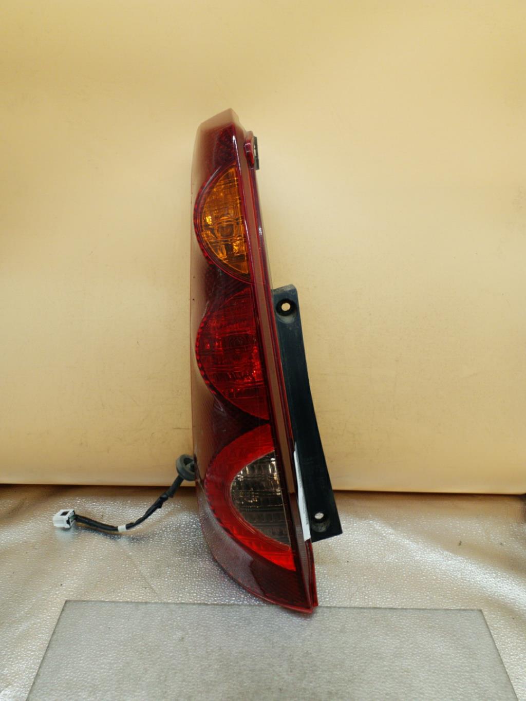 Fanale posteriore principale sinistro (luci) NISSAN NOTE 1 PHASE 2 Gasolina - 1