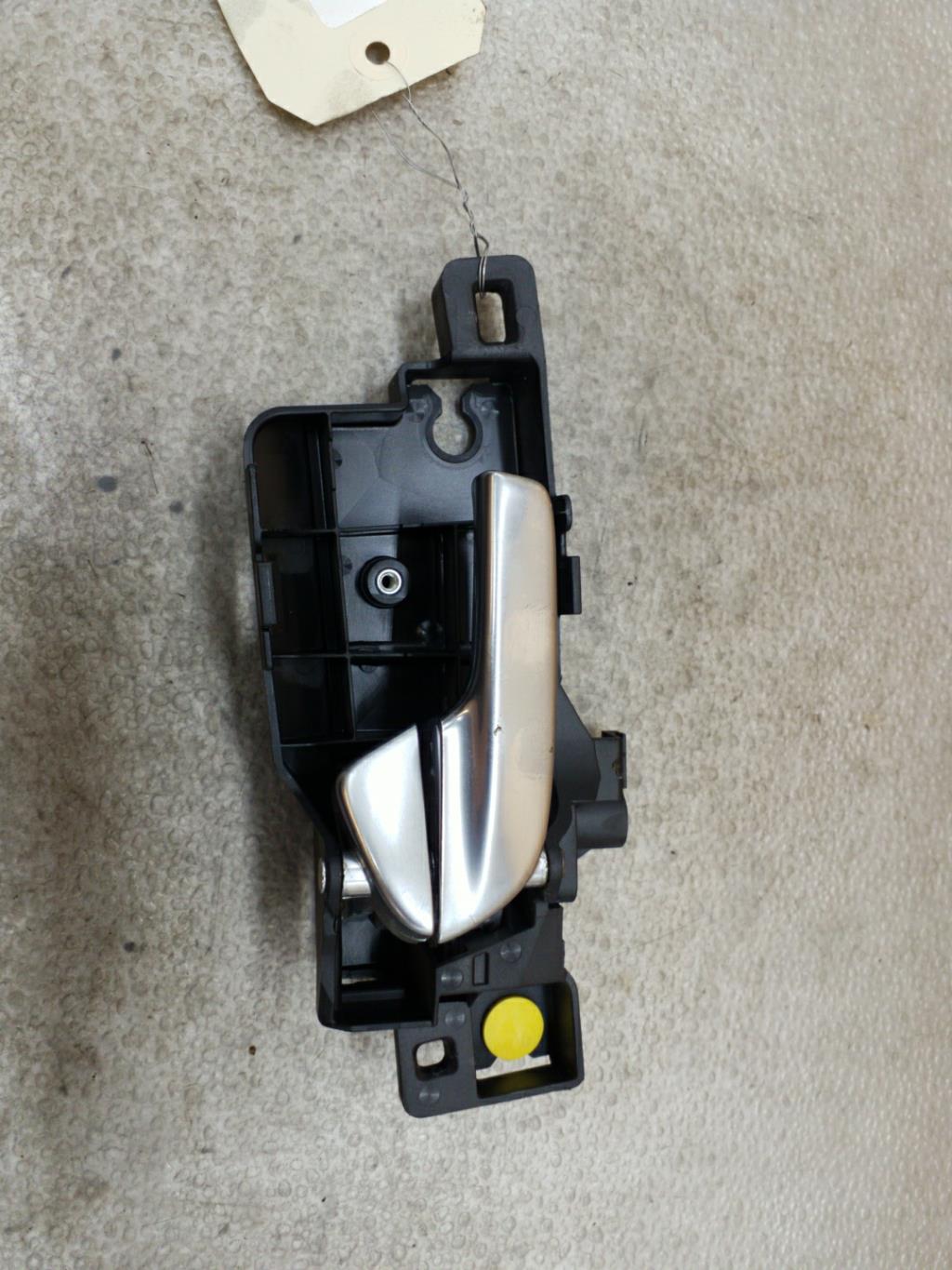 Maniglia interna posteriore sinistra FORD MONDEO 3 PHASE 2 BREAK Diésel - 1