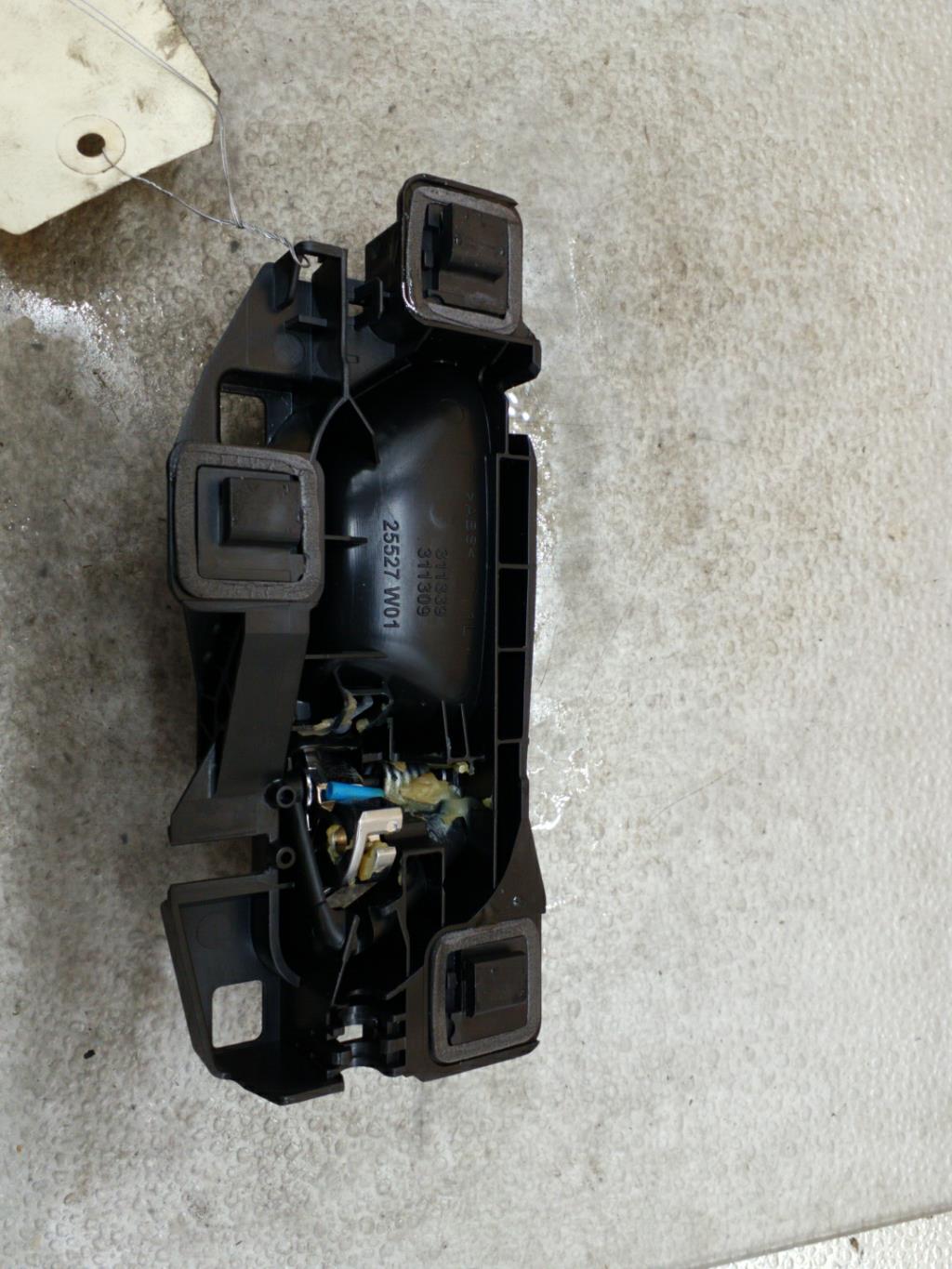 Maniglia interna posteriore sinistra PEUGEOT 308 2 SW PHASE 1 BREAK Diésel - 1