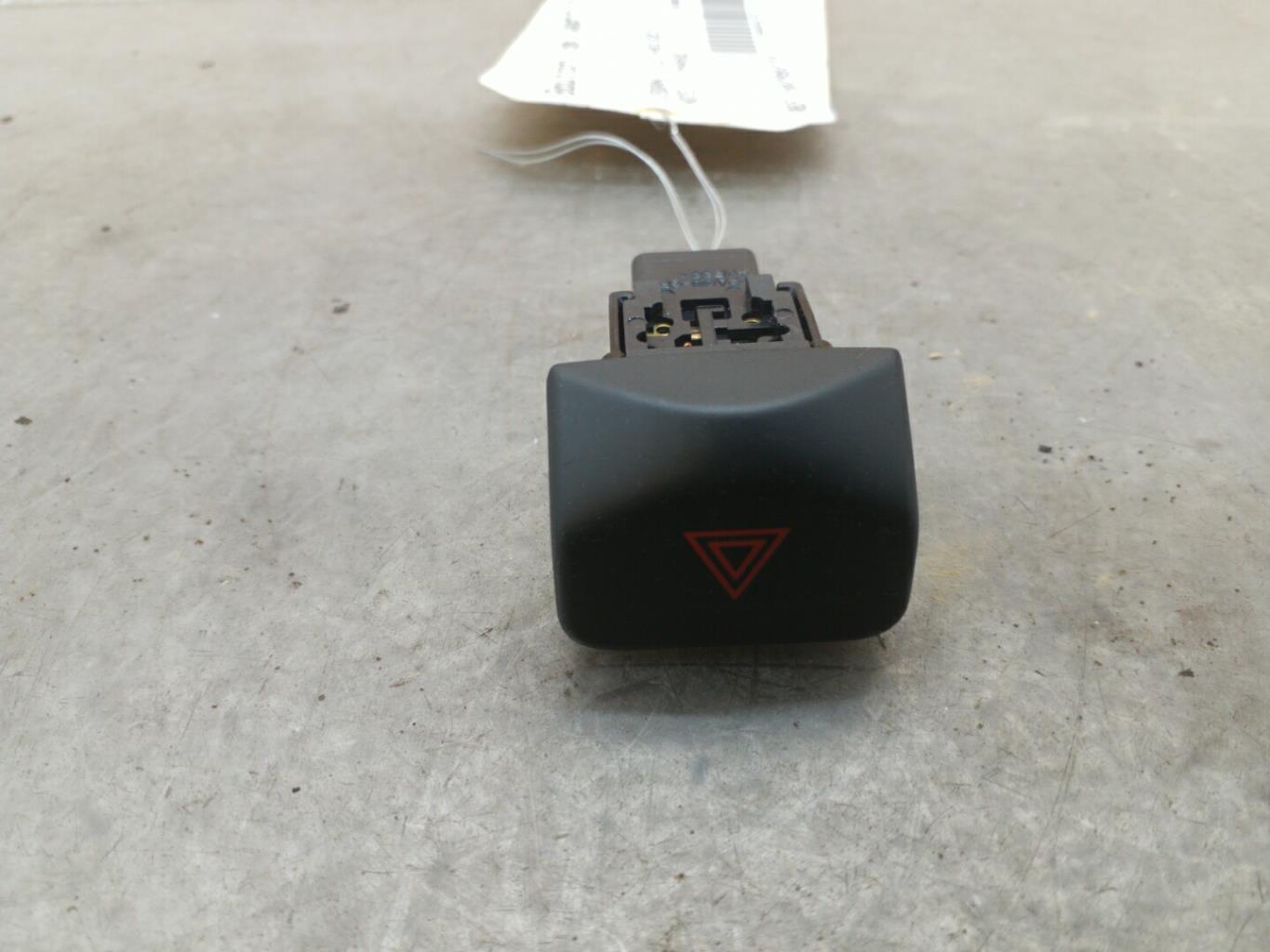 Bouton de warning NISSAN NOTE 1 PHASE 1 Diesel - 1