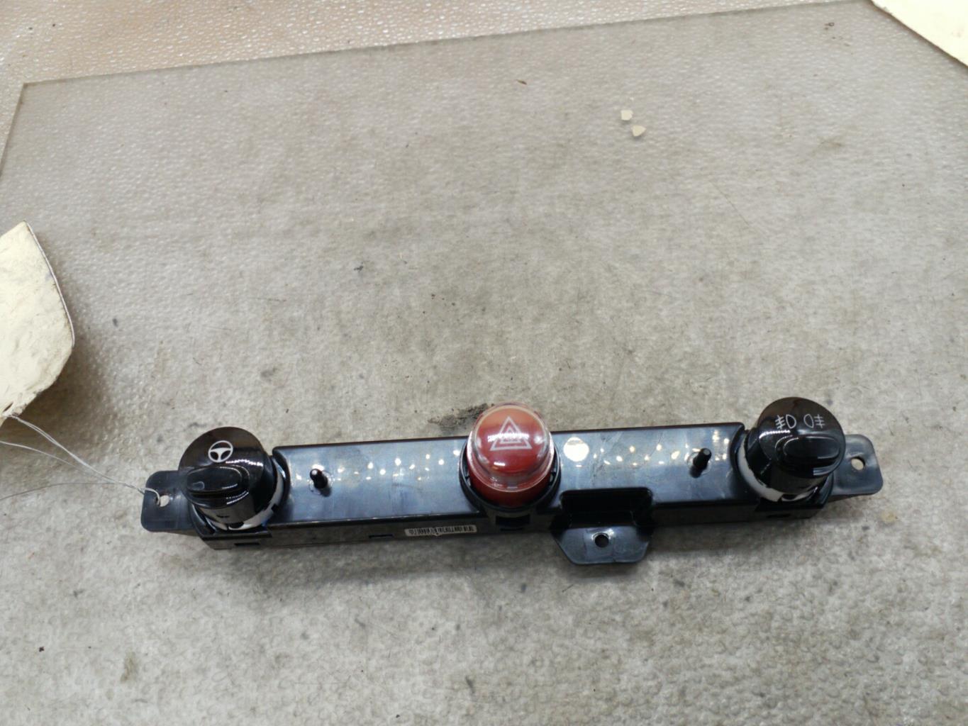 Bouton de warning FIAT 500 2 PHASE 2 Essence - 1