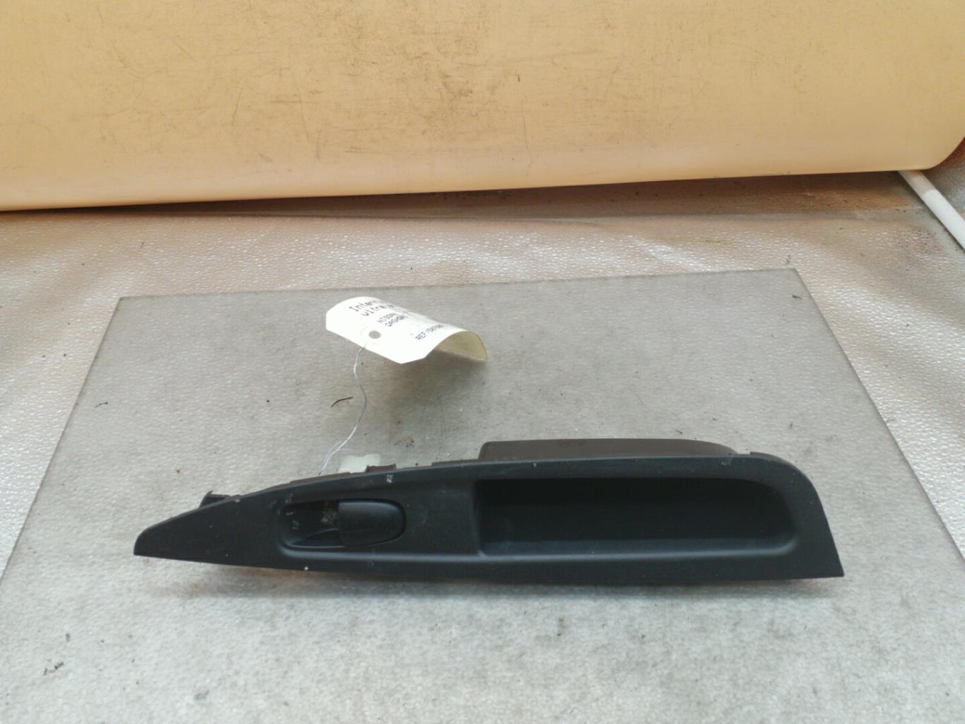 Interruttore lavacristalli posteriore sinistro NISSAN QASHQAI 2 PHASE 1 Diésel - 1