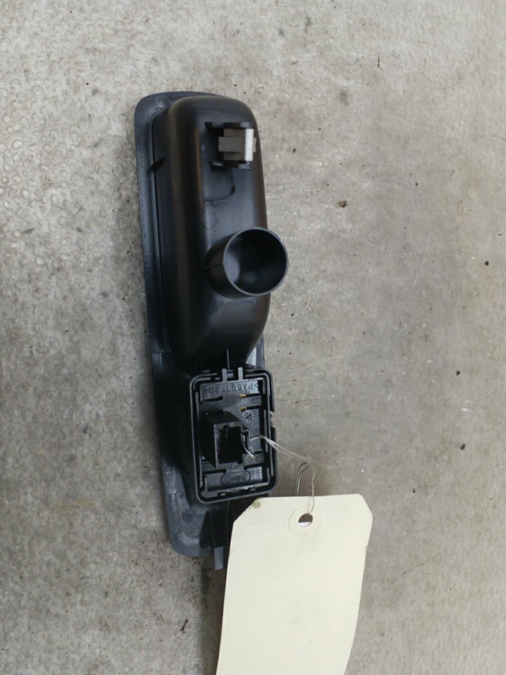 Interruttore lavacristalli posteriore sinistro RENAULT MEGANE 3 PHASE 1 Diésel - 1