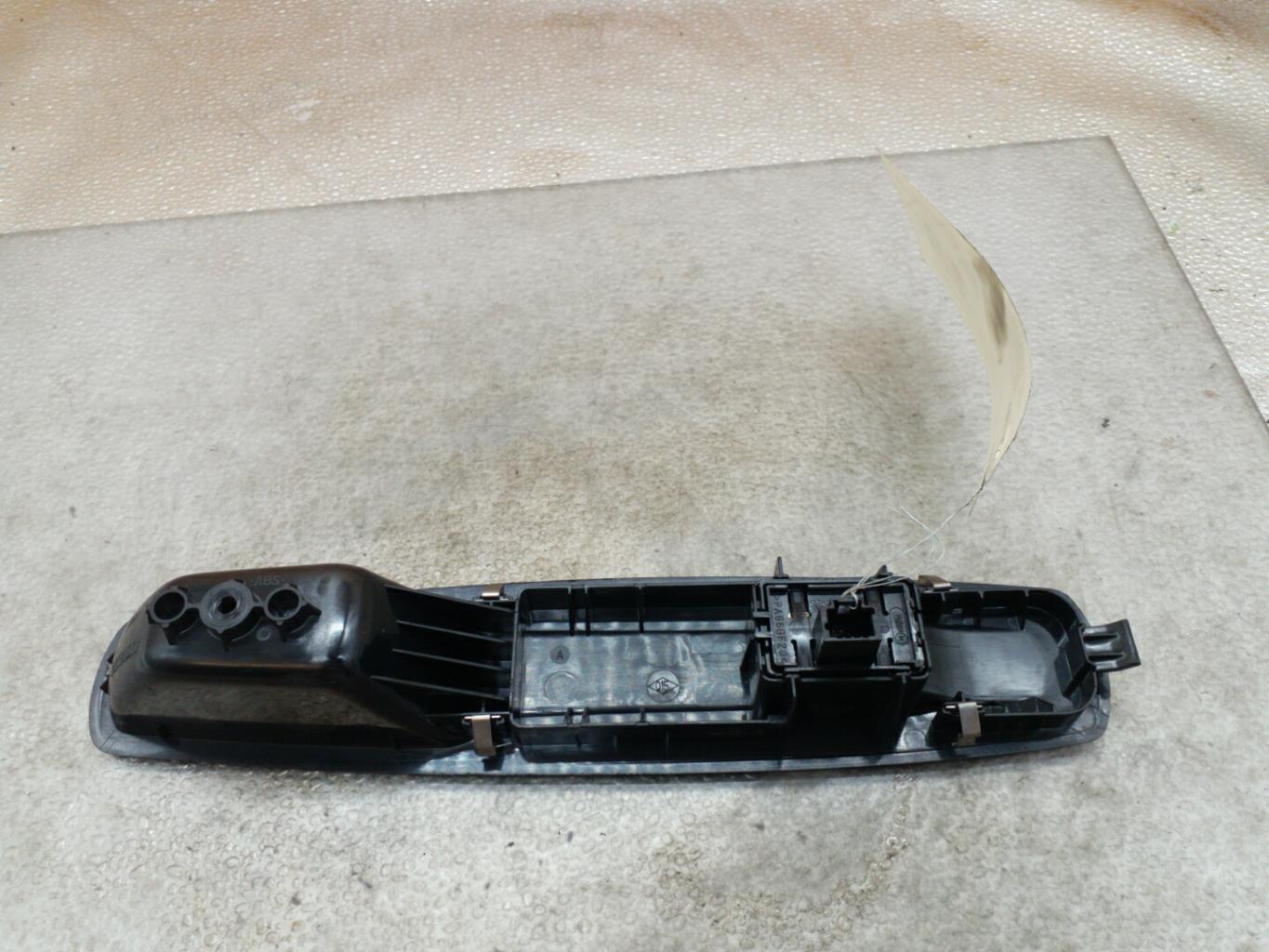 Interruttore lavacristalli anteriore destro RENAULT GRAND SCENIC 3 PHASE 1 Diésel - 1