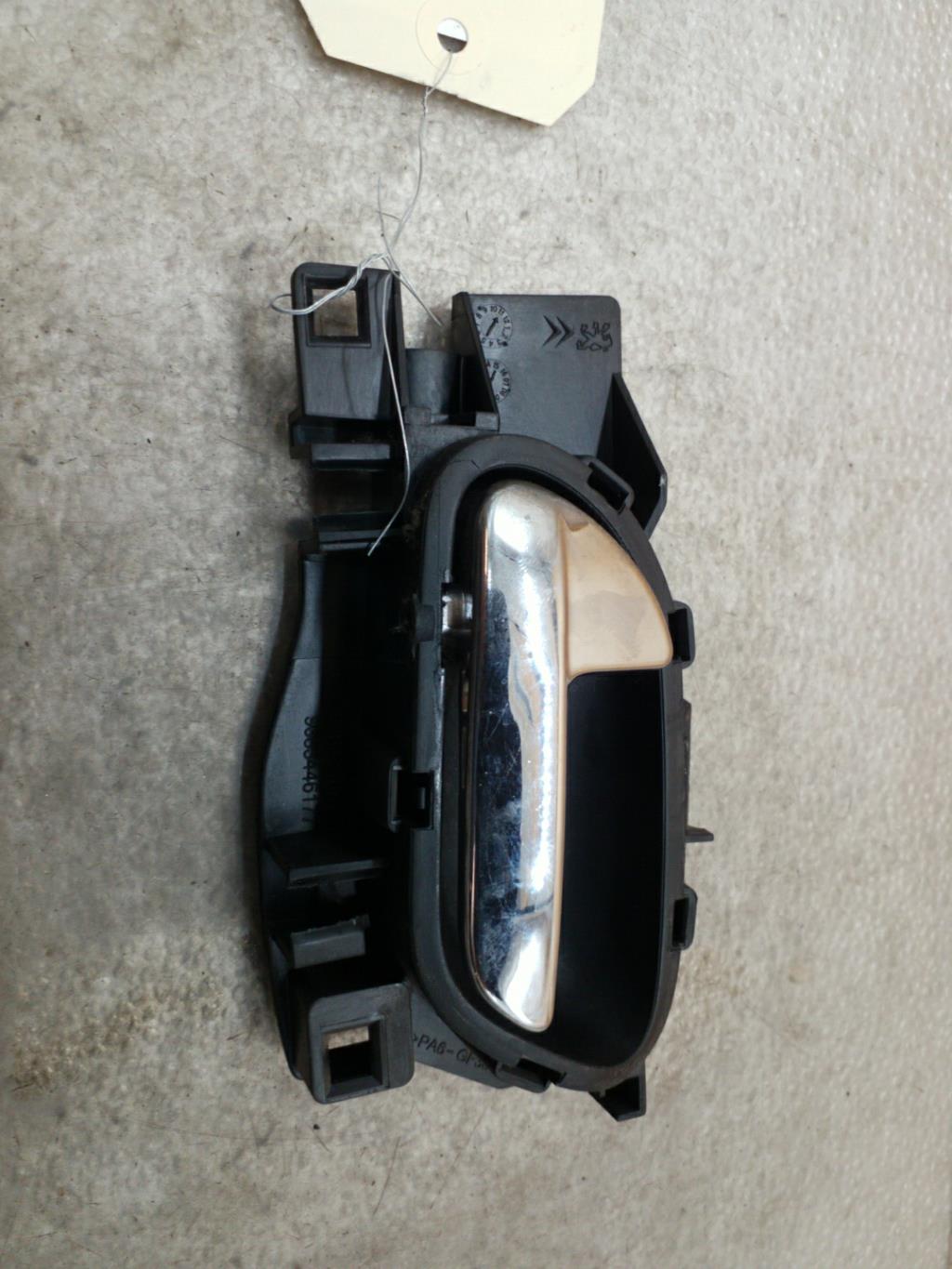 Poignee interieur avant gauche CITROEN C3 2 PHASE 1 Diesel - 1