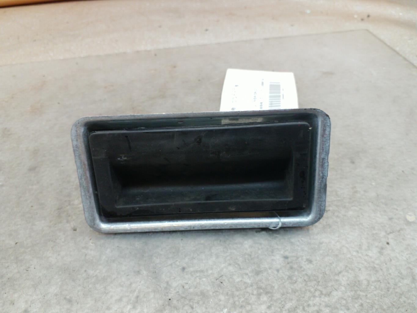 Bouton de coffre VOLKSWAGEN SHARAN 2 PHASE 2 Essence - 1