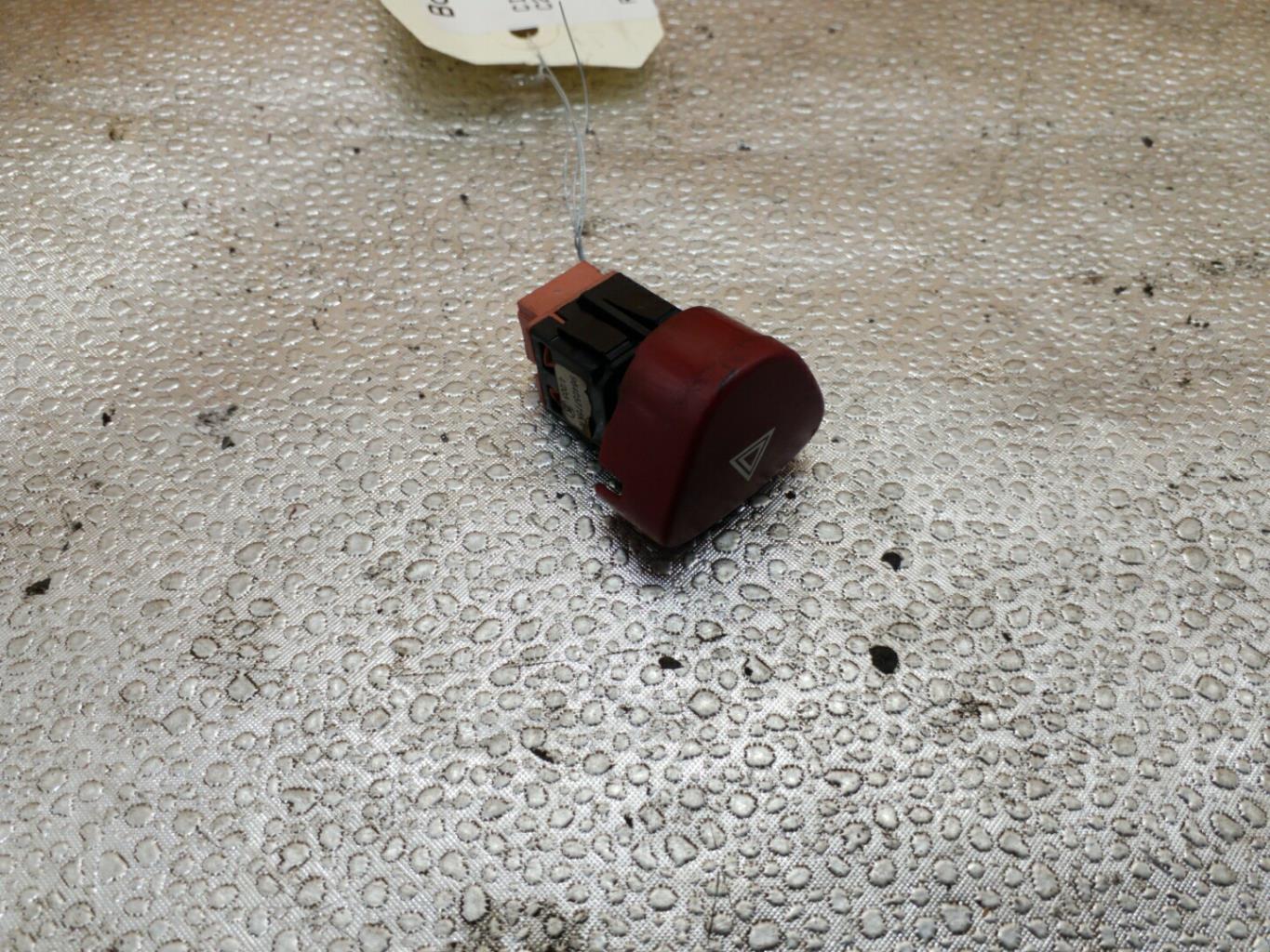 Bouton de warning CITROEN C2 PHASE 1 Essence - 1