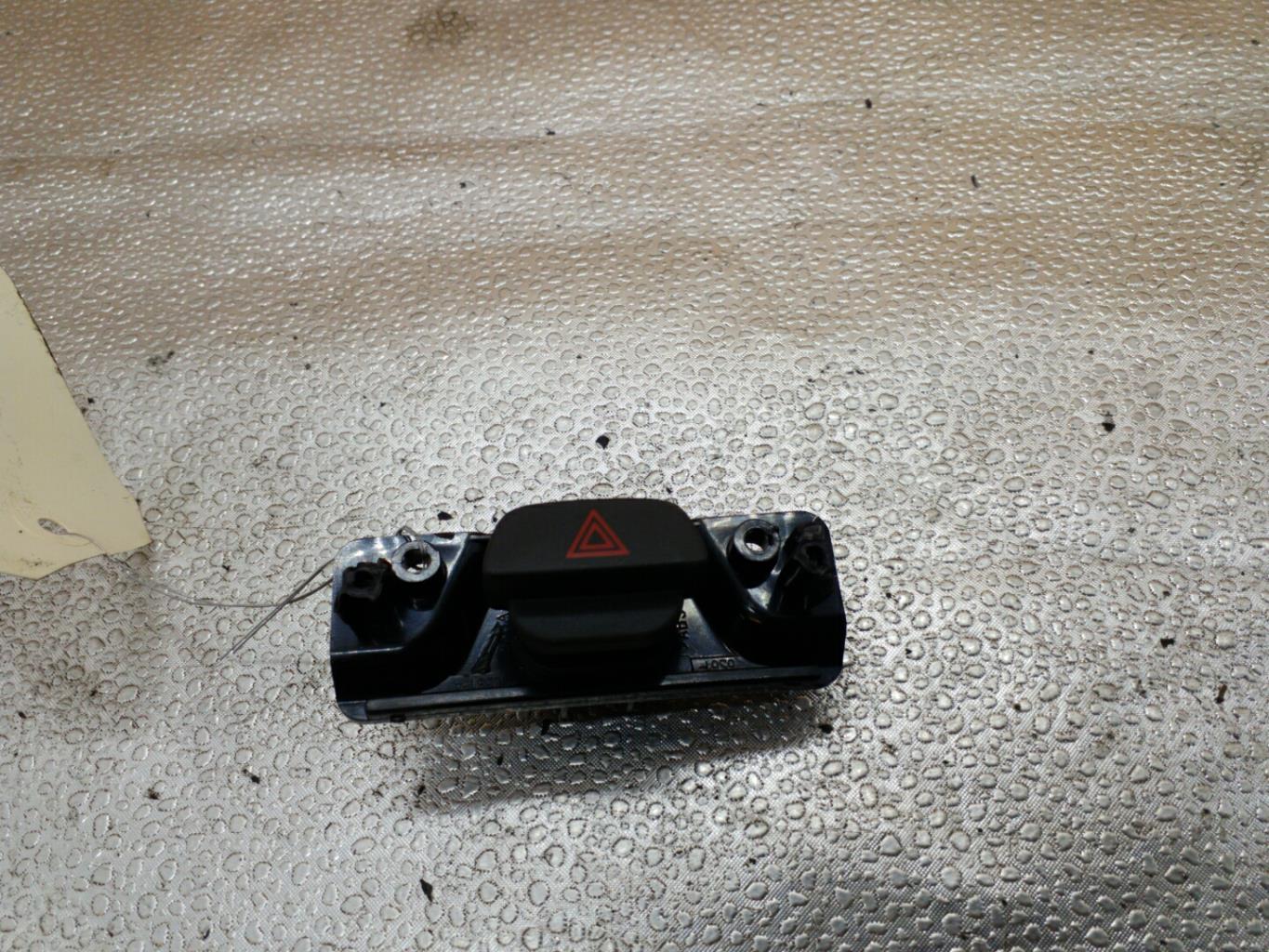 Bouton de warning FORD FIESTA 5 PHASE 2 Diesel - 1
