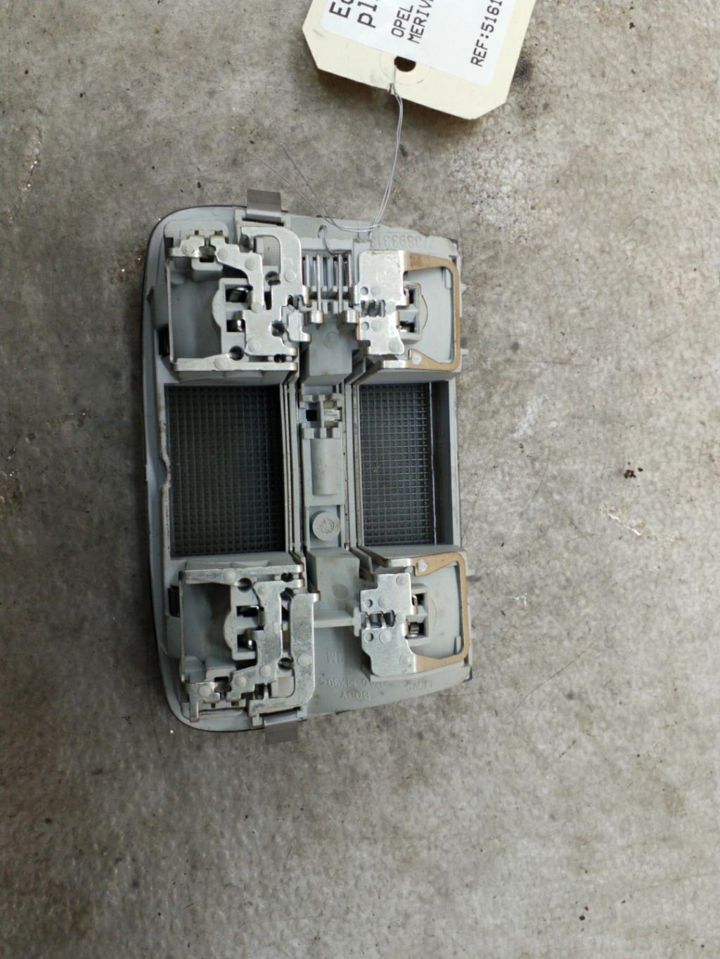 Eclairage de plafonnier OPEL MERIVA A PHASE 2 Essence - 1