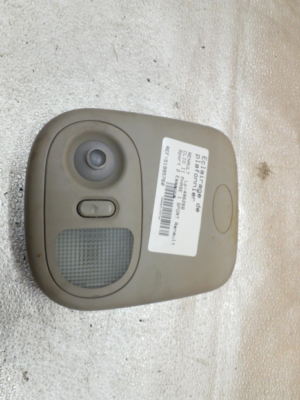 Eclairage de plafonnier RENAULT CLIO 2 PHASE 1 Essence - 1