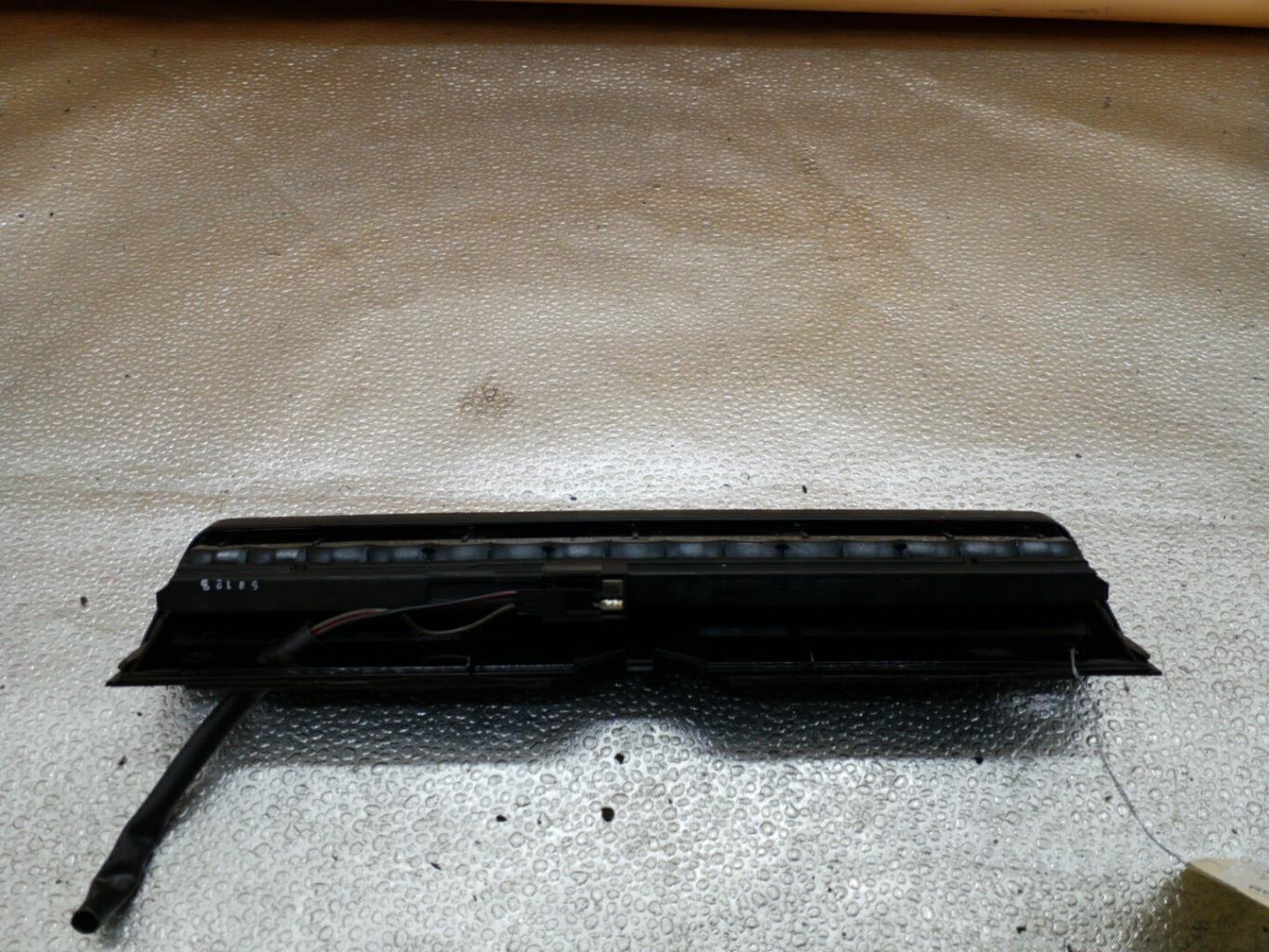 Feu arriere stop central VOLKSWAGEN FOX Essence - 1