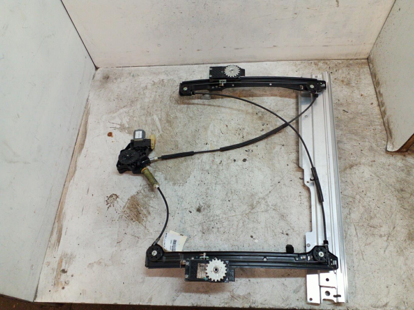 Leve vitre electrique avant droit MINI MINI 2 R55 CLUBMAN PHASE 1 BREAK Essence - 1