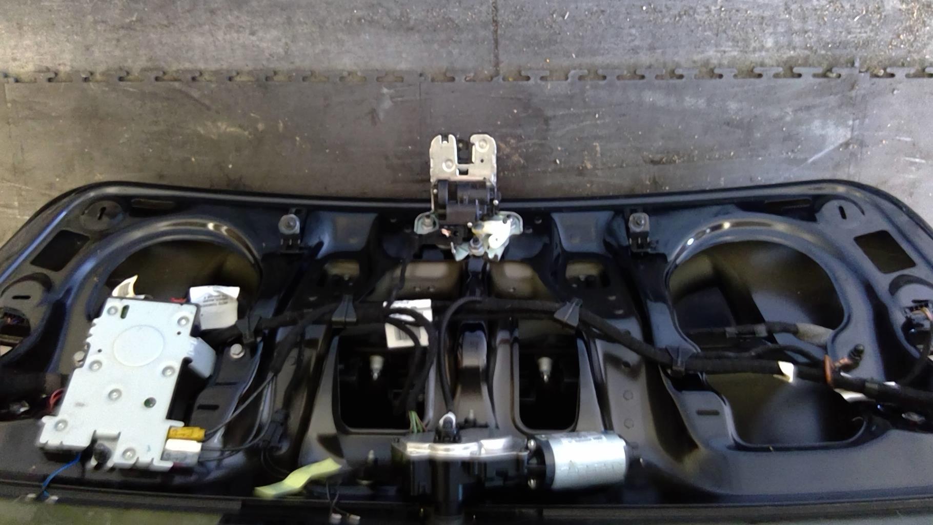 Malle/Hayon arriere AUDI A3 2  - 1