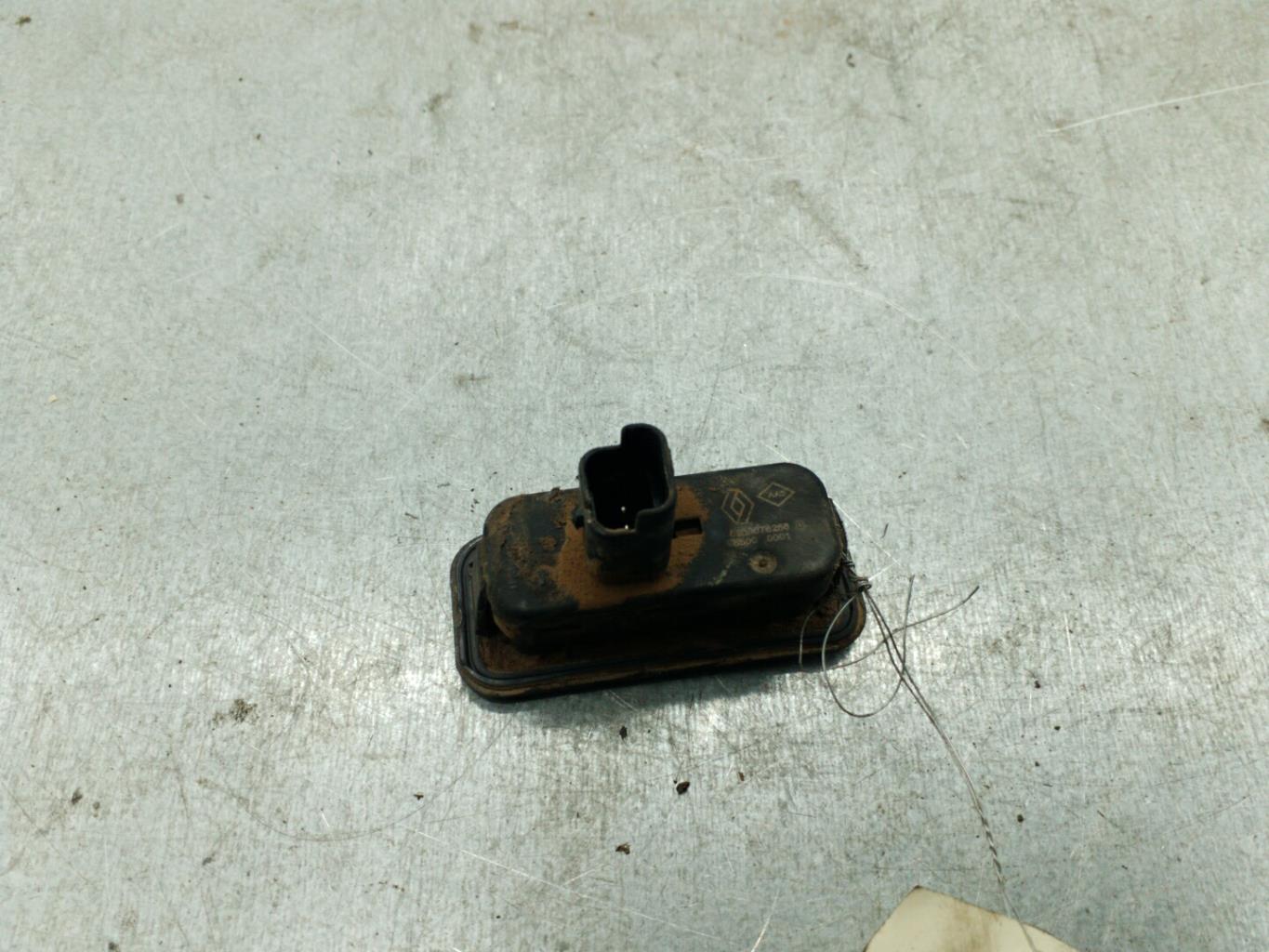 Bouton de coffre RENAULT SCENIC 3 PHASE 1 Diesel - 1
