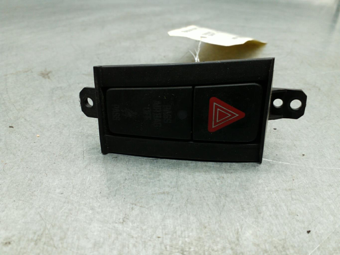 Bouton de warning SUZUKI SWIFT 4  - 1