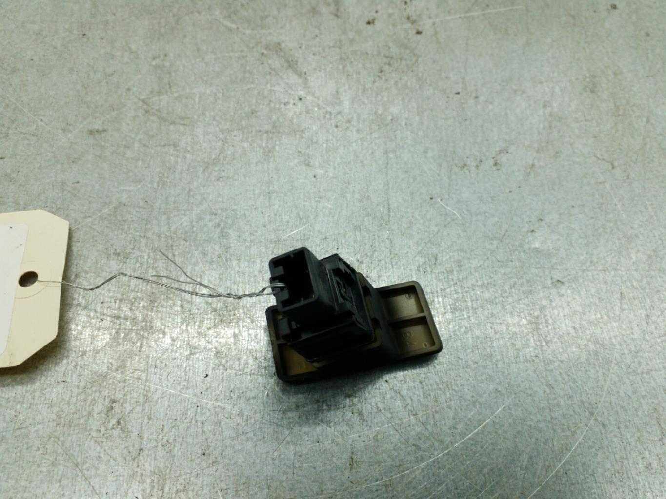 Bouton de warning SUZUKI SWIFT 3 Essence - 1