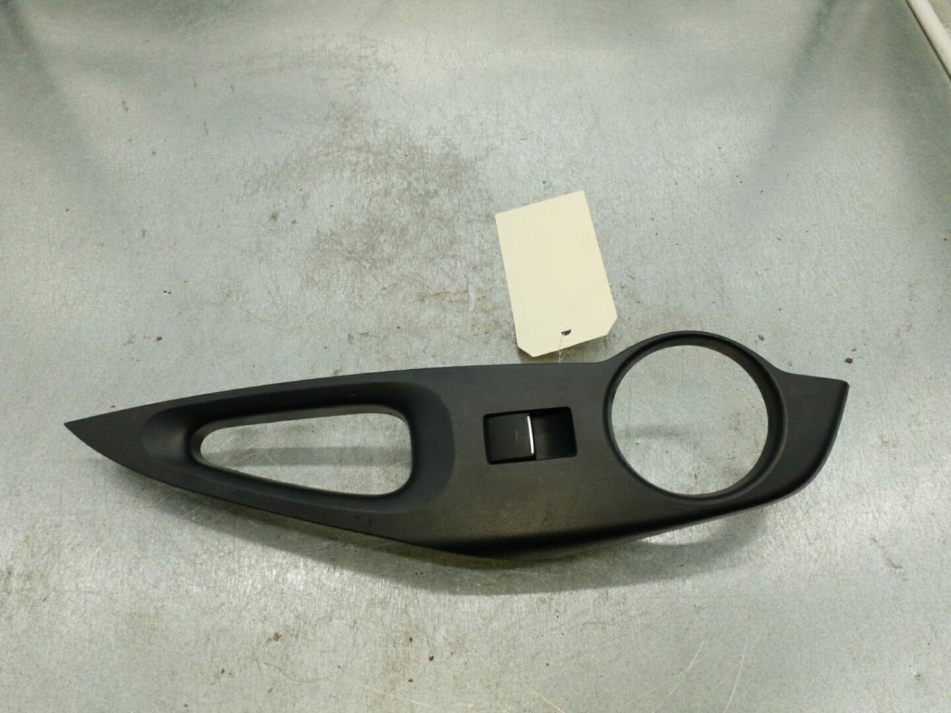 Interruttore lavacristalli posteriore sinistro TOYOTA COROLLA E21 Gasolina/Híbrido - 1