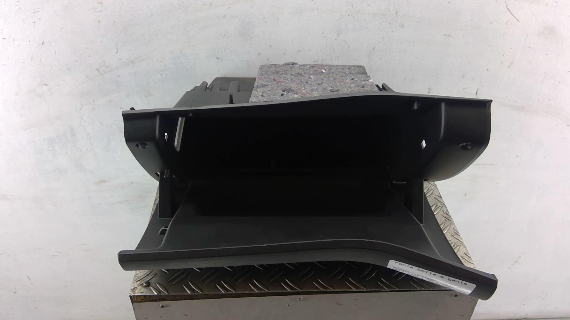 Boite a gants PEUGEOT 308 2 PHASE 1 Diesel - 1