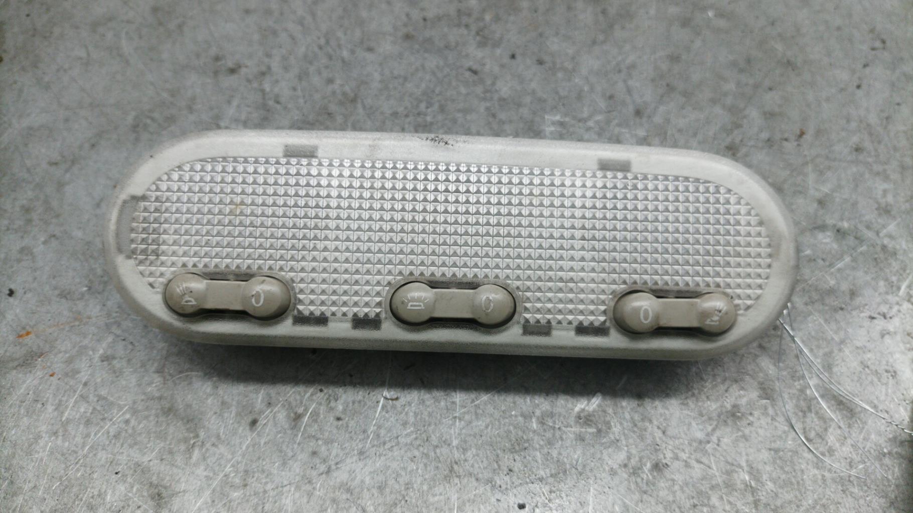 Luce di cortesia NISSAN NV200 Diésel - 1