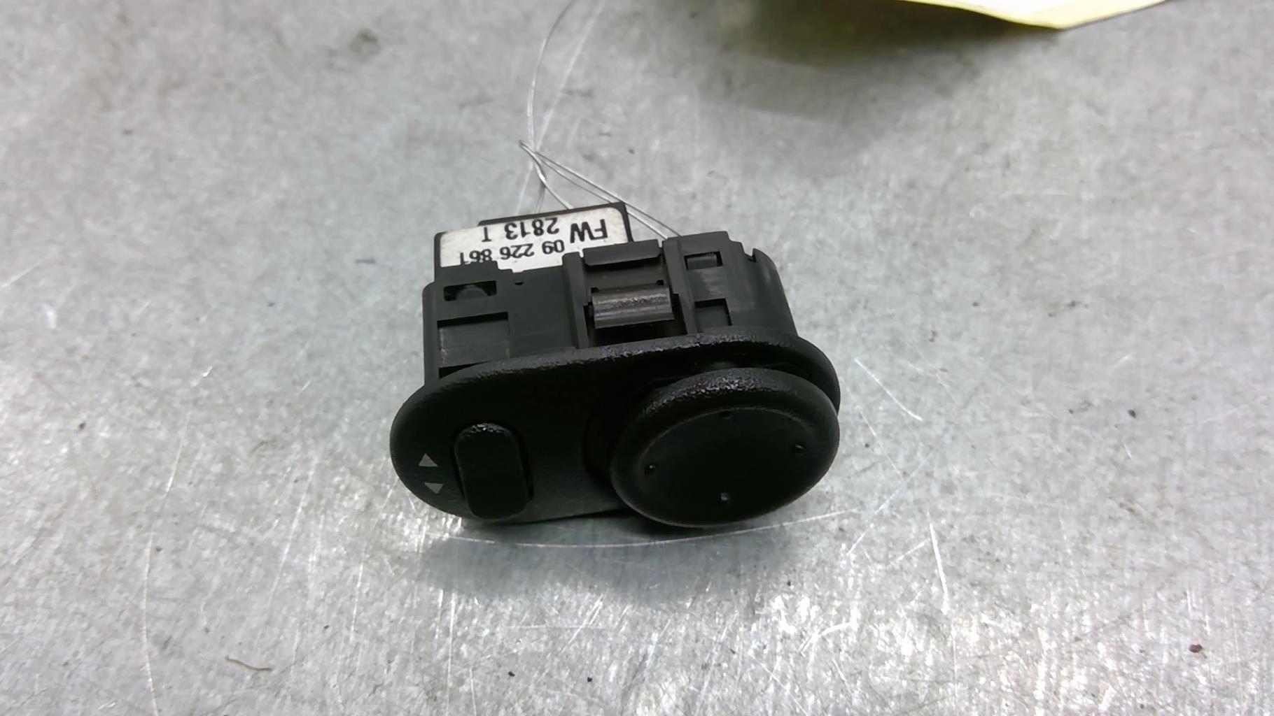 Commande retroviseurs OPEL CORSA C PHASE 2 Diesel - 1