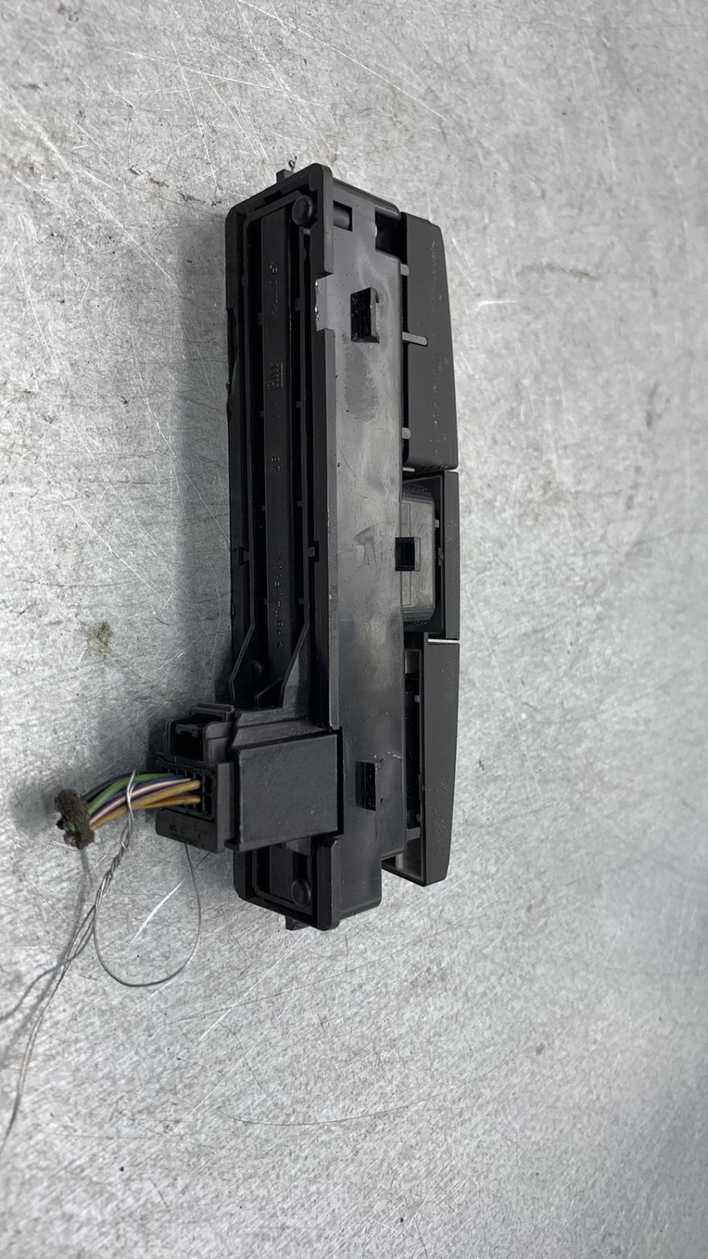 Bouton de warning OPEL ASTRA J PHASE 1 Diesel - 1