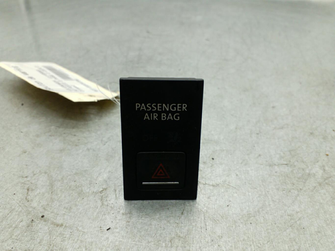 Bouton de warning VOLKSWAGEN SCIROCCO 3 PHASE 2 COUPE Diesel - 1