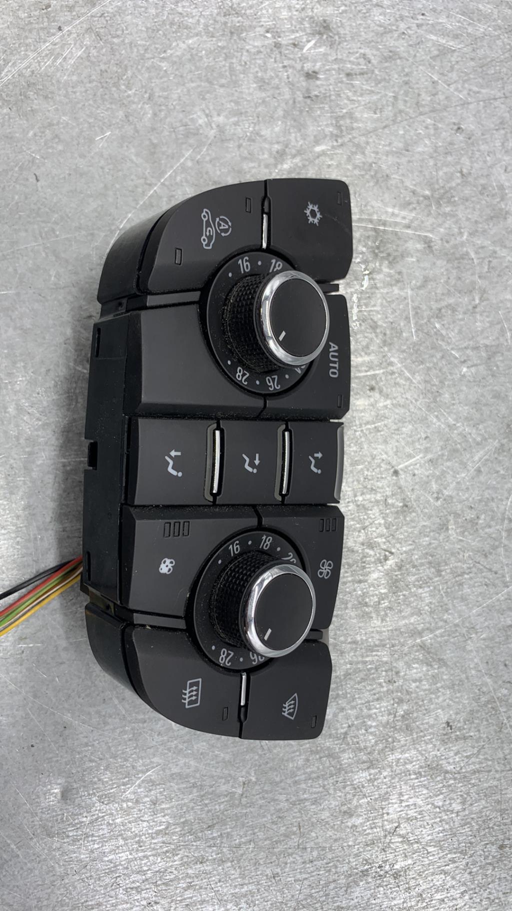 Commande chauffage OPEL ASTRA J PHASE 1 Diesel - 1