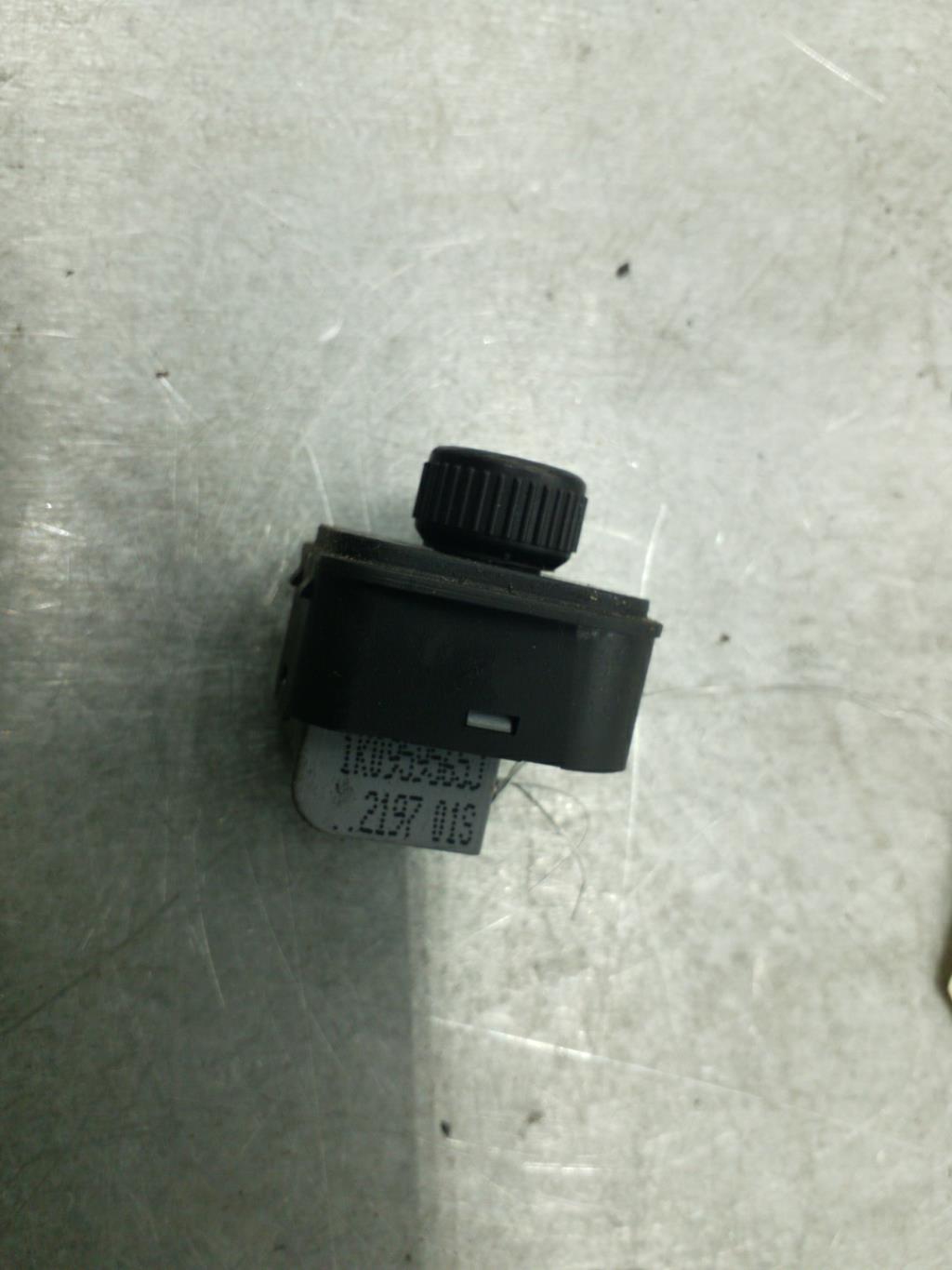 Commande retroviseurs VOLKSWAGEN GOLF 5 BREAK Essence - 1