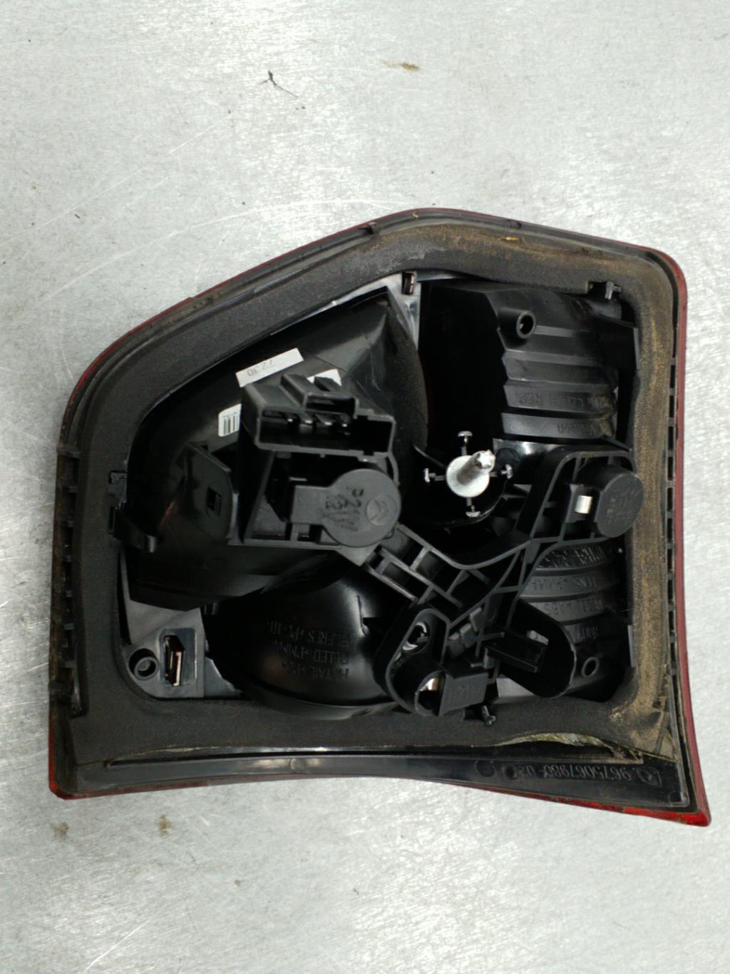 Feu arriere secondaire gauche (feux) CITROEN C5 2 BREAK Diesel - 1