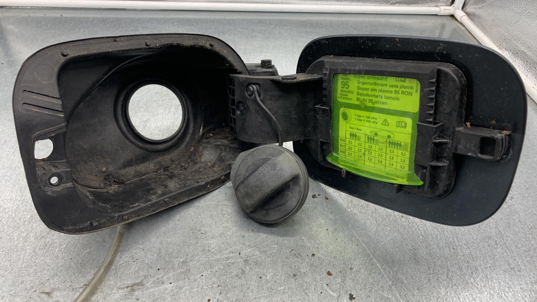 Trappe d'essence SKODA OCTAVIA 3 PHASE 1 BREAK Essence - 1