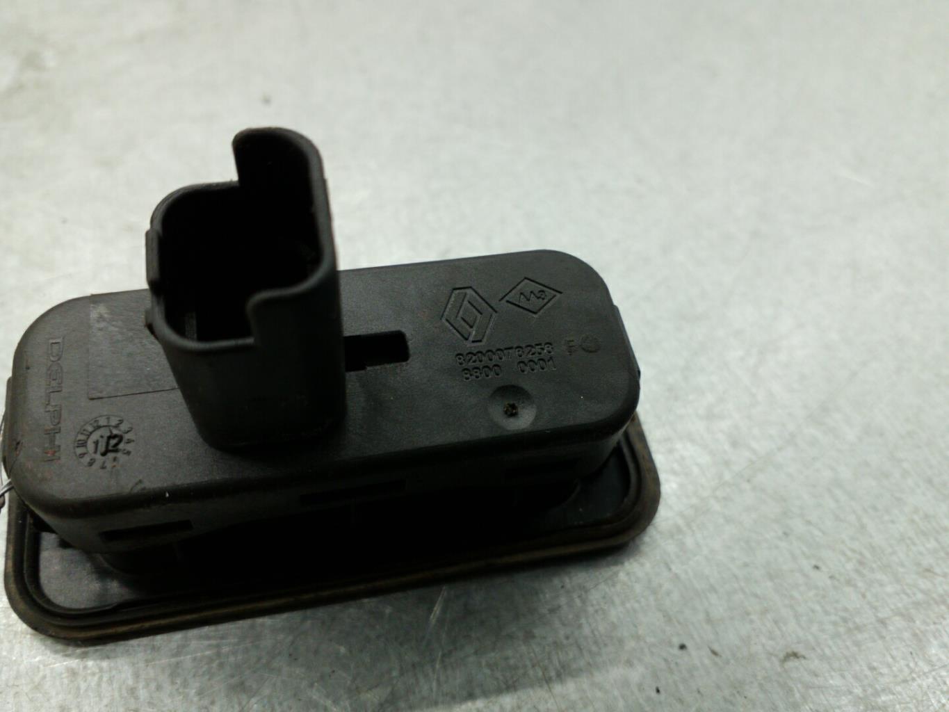Bouton de coffre RENAULT SCENIC 3 PHASE 2 Diesel - 1